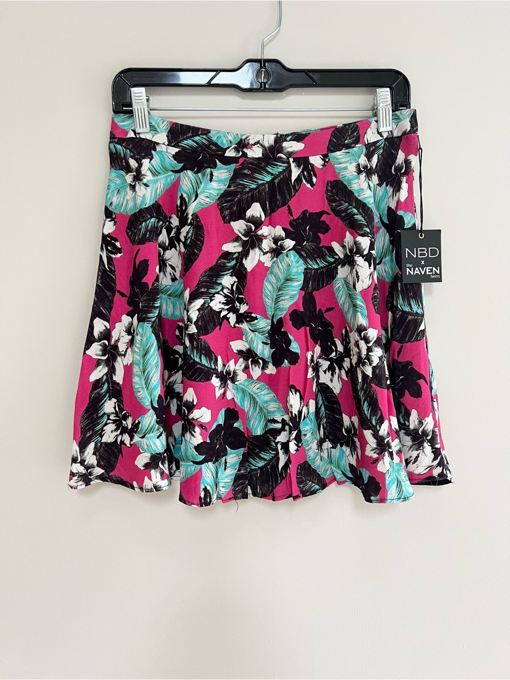 NBD x The Naven Twins NWT Tropical Floral Flowy Flared A-Line Mini Skirt, Medium